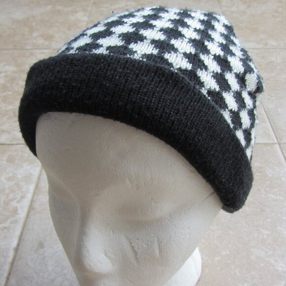 Checkerboard Beanie Hat Unisex - Picture 1 of 4